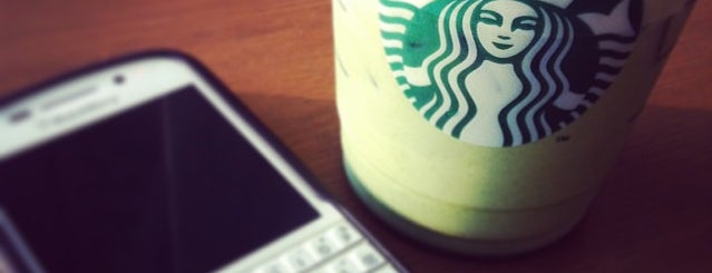 Starbucks is one of Posti che sono piaciuti a donnell.