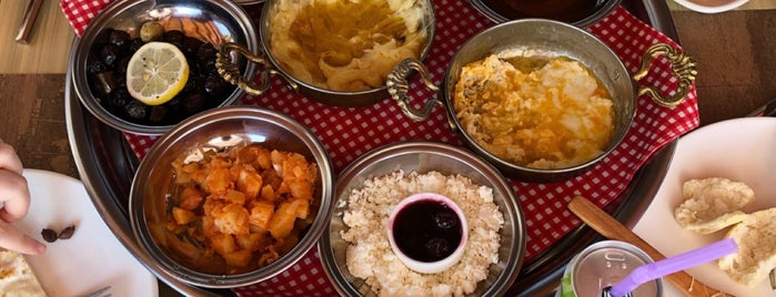 Akamoy Otel & Restaurant is one of Omur Akkor.