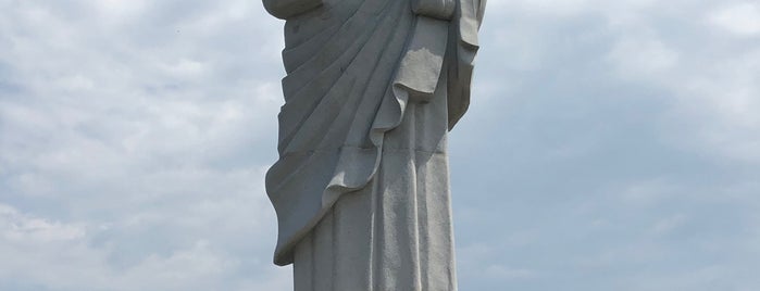 Áldó Krisztus-szobor is one of Sveta'nın Beğendiği Mekanlar.