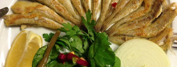 Fevzi Hoca Balık Restaurant is one of สถานที่ที่บันทึกไว้ของ Şule.