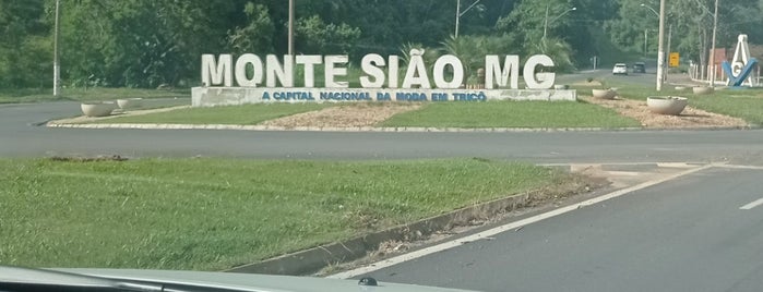 Monte Sião is one of Cities.