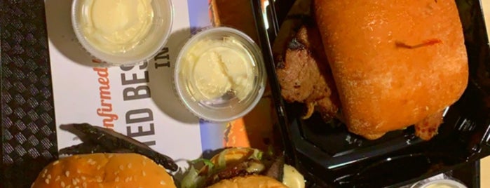The Habit Burger Grill is one of Lugares favoritos de Arn.
