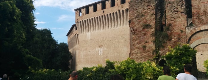 Castello di Montechiarugolo is one of Castelli Italiani.