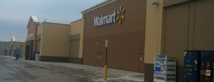 Walmart Supercenter is one of Lugares favoritos de Shawnee.