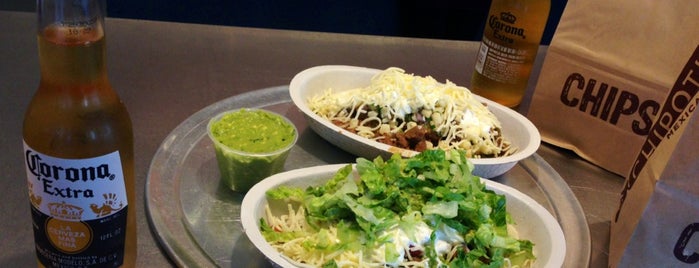 Chipotle Mexican Grill is one of Tempat yang Disukai Jack.