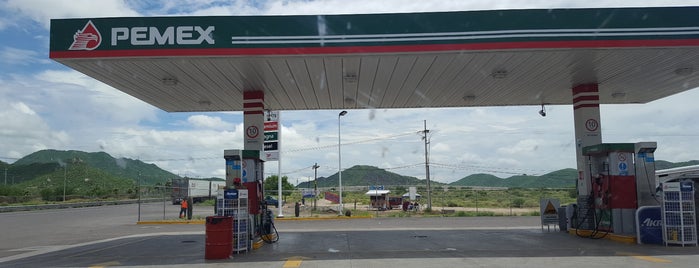 Gasolinera Cuauhtemoc is one of Tempat yang Disukai Arturo.