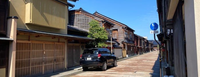 ひがし茶屋休憩館 is one of 富山金沢.