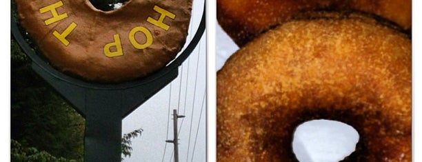 The Donut Shop is one of Lauren : понравившиеся места.
