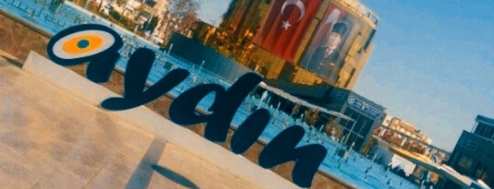Atatürk Kent Meydanı is one of Locais curtidos por BILAL.
