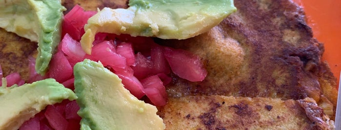 Tacos De La Abuela (Cochinita, Santa Cruz) is one of Antojitos culinarios.