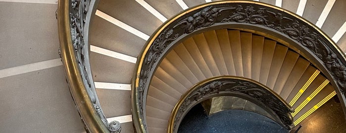 Spiral Staircase is one of Italy 2020.