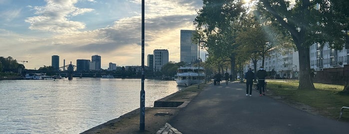 Kaiserplatz is one of Frankfurt das Tor zur Welt.