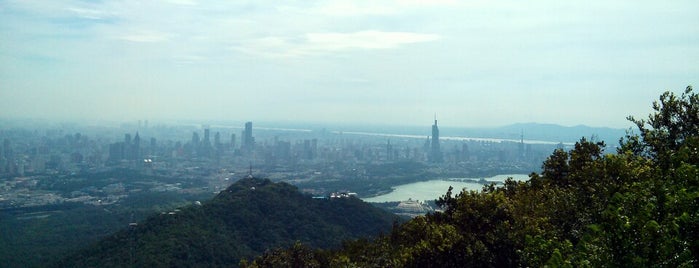 紫金山山顶 Purple Mountain Summit is one of Nanjing Touristic spots.