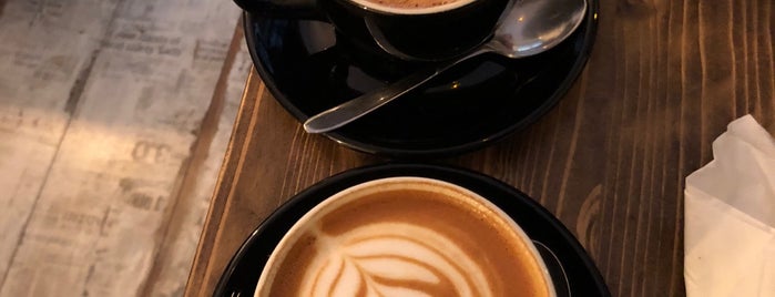 Double Shot - Partisan Coffee is one of Lugares favoritos de Juan.