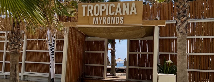 Paradise Beach is one of Aysegul's Mykonos Gunlugu.