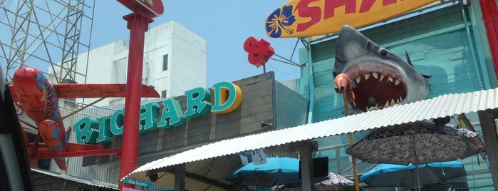 Richard & Shark is one of Restaurantes.
