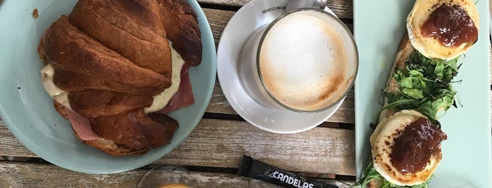 Café de la Luz is one of Posti che sono piaciuti a Beril.