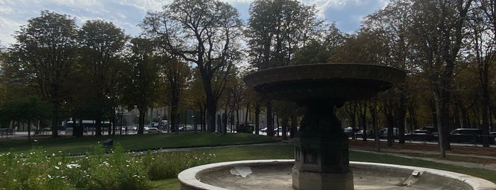 Jardin du Palais de l'Élysée is one of side street 1.