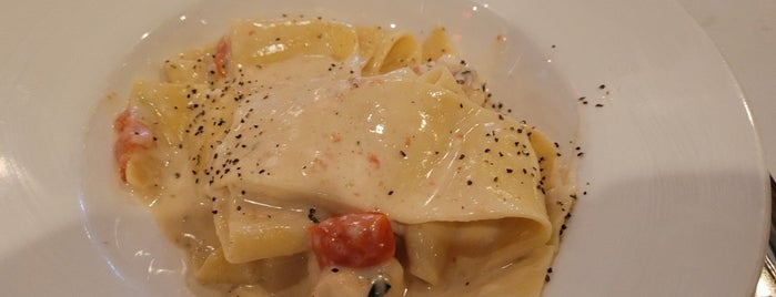 Trattoria Toscana is one of Lizzieさんのお気に入りスポット.