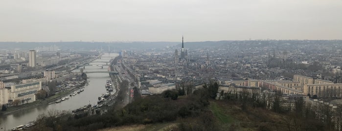 Panorama de Rouen de la Côte Sainte-Catherine is one of Normandiya.