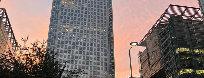 Canada Square is one of Londýn.