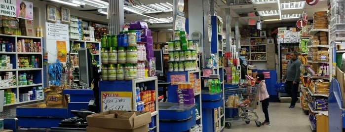 Apna Bazaar Cash & Carry is one of Jersey City Sights & Sounds.