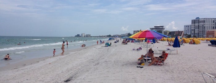 The Beach @ Undertow is one of Lugares favoritos de Brian.