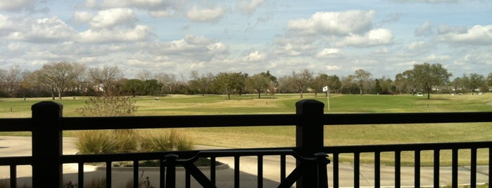 Westwood Golf Club is one of Lugares favoritos de Thomas.