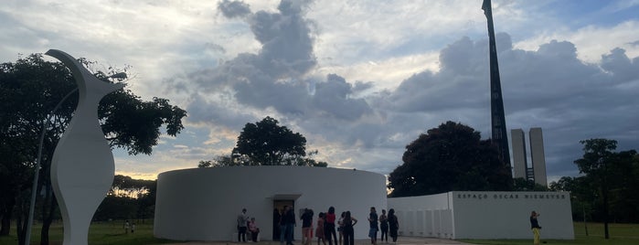 Espaço Oscar Niemeyer is one of BSB.