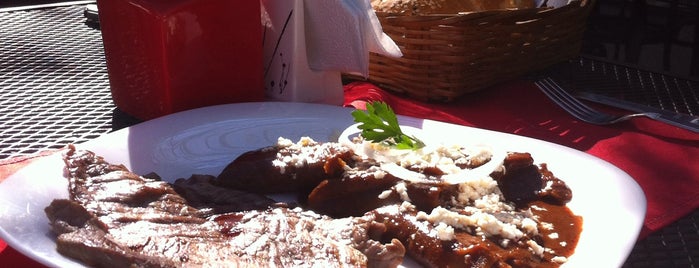 Cafe Bistro is one of Locais curtidos por Yess.