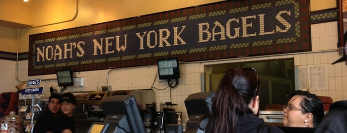 Noah's Bagels is one of Ashokさんのお気に入りスポット.