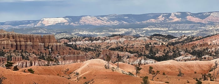 Queens/Navajo Combination Loop is one of Bryce Canyon.
