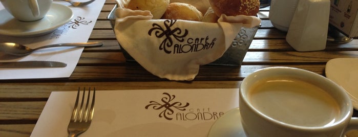 Café Alondra is one of Cuerna.