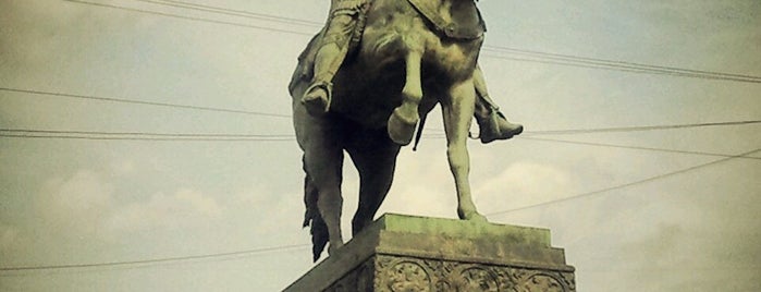 Памятник Юрию Долгорукому is one of Памятники и скульптуры Москвы.