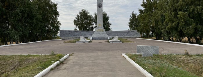 Памятник воинам-водителям is one of Памятники и скульптуры Саратова.