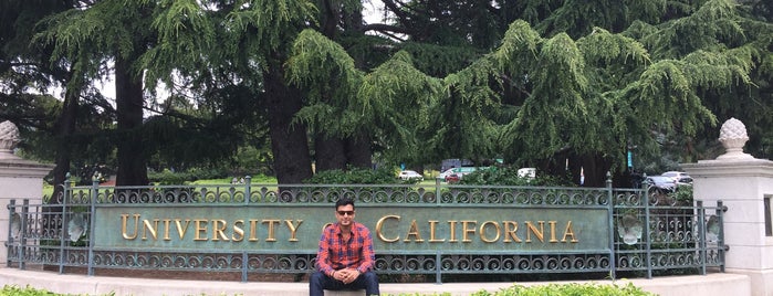 Haas School of Business, UC Berkeley - Development and Alumni Relations is one of University Campuses.