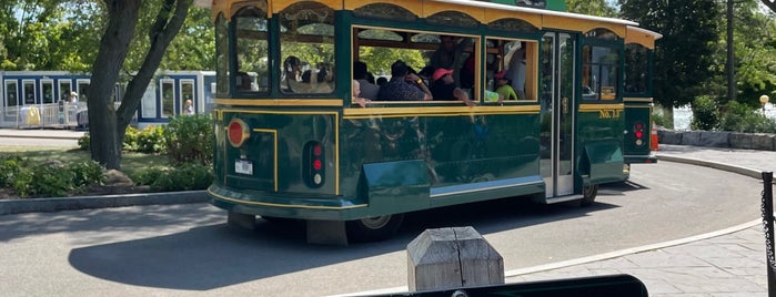 Niagara Scenic Trolley is one of Niagara Falls Trip.