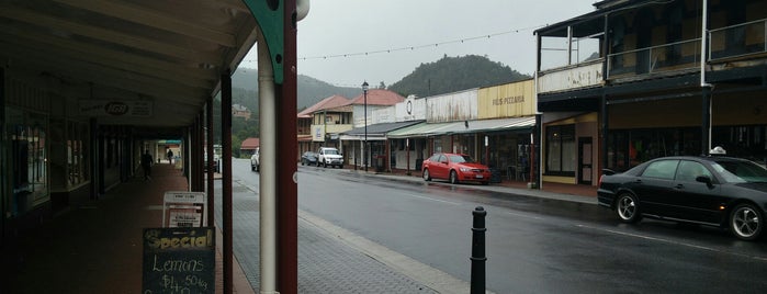 Queens Town General Store is one of Tasmanien 2014.