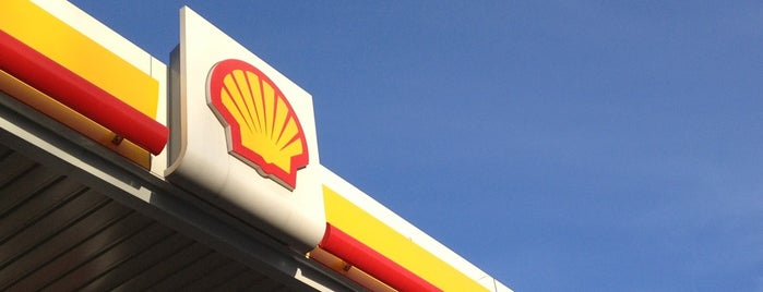 Shell is one of Artemさんのお気に入りスポット.