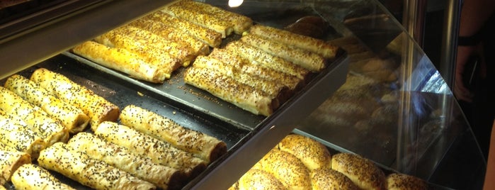 Simit Sarayı is one of Fatih Mehmetさんのお気に入りスポット.