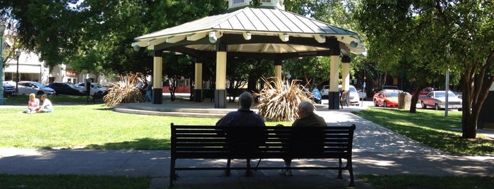 Healdsburg Plaza is one of Erin’s Liked Places.