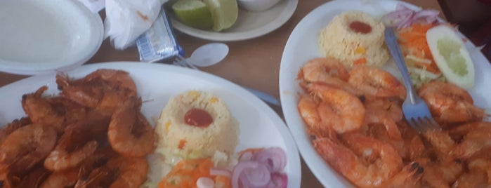 Mariscos Royer's is one of a probar.