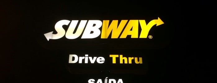 Subway (Drive Thru) is one of Locais curtidos por Isabella.