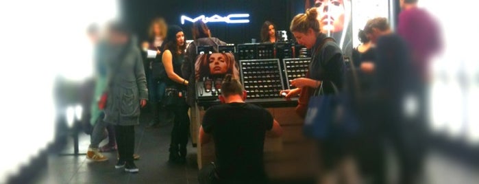 MAC Cosmetics is one of Panos'un Kaydettiği Mekanlar.