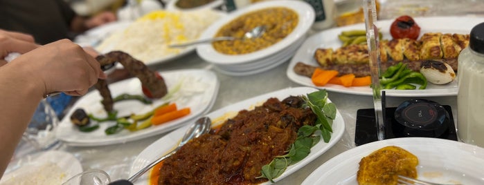 Talar-e Yazd Restaurant is one of یزد.