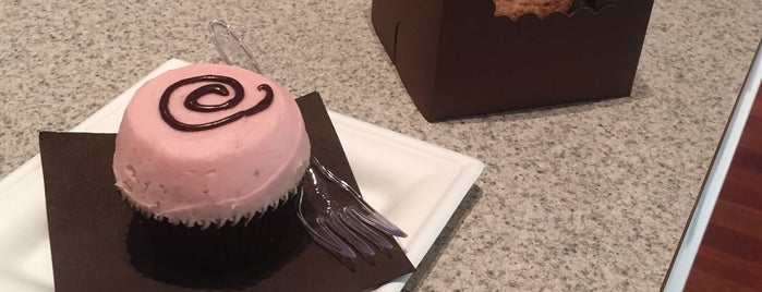 Cocoa Van Cupcake Bakery is one of Places to eat.