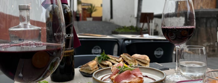 Gavino Restaurante Bar is one of Funchal.