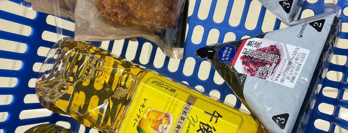 Lawson is one of よく行く.