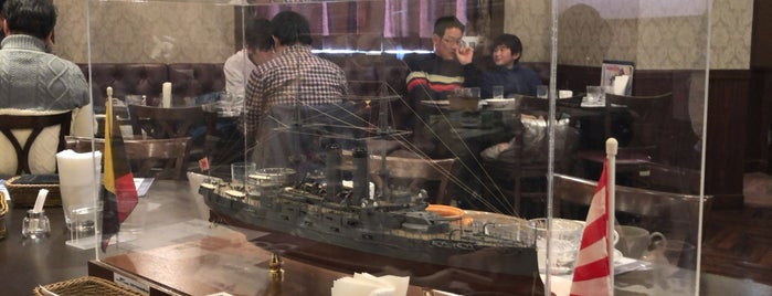 Yokosuka Navy Curry Honpo is one of Lieux qui ont plu à 西院.