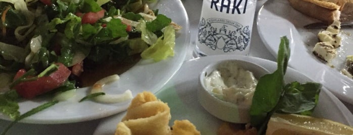 Güverte Balık Restaurant is one of Posti che sono piaciuti a Belgin.